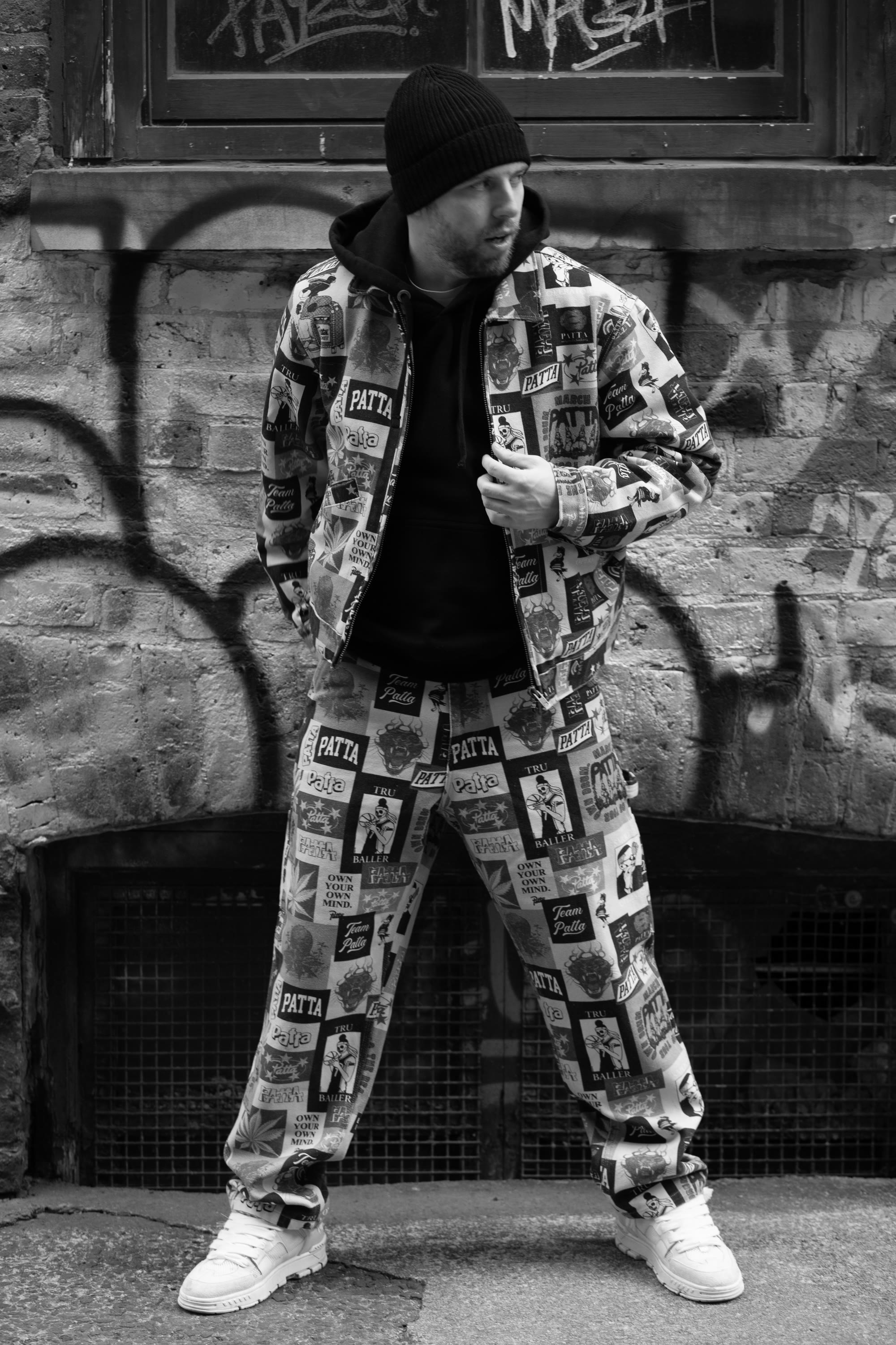 Editorial — B&W grate