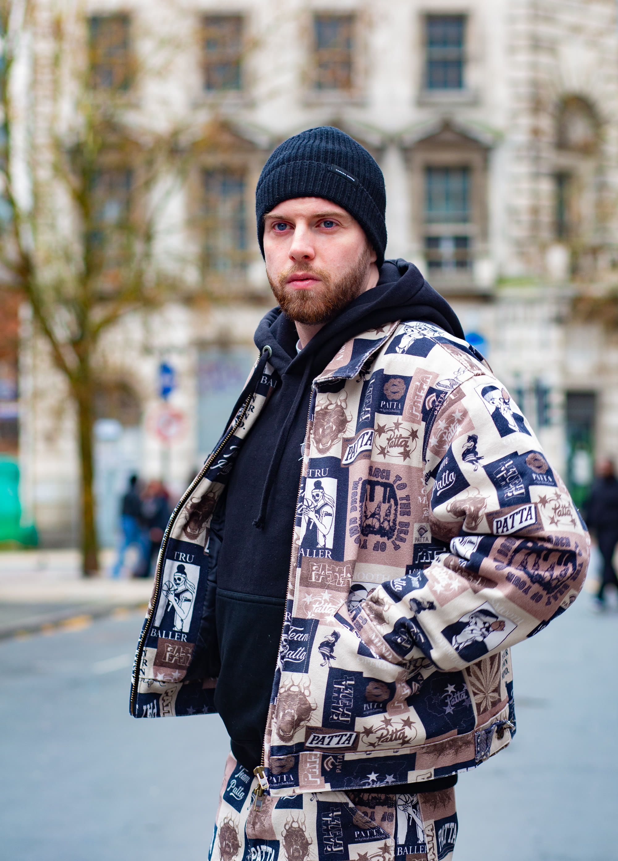 Portrait — city square
