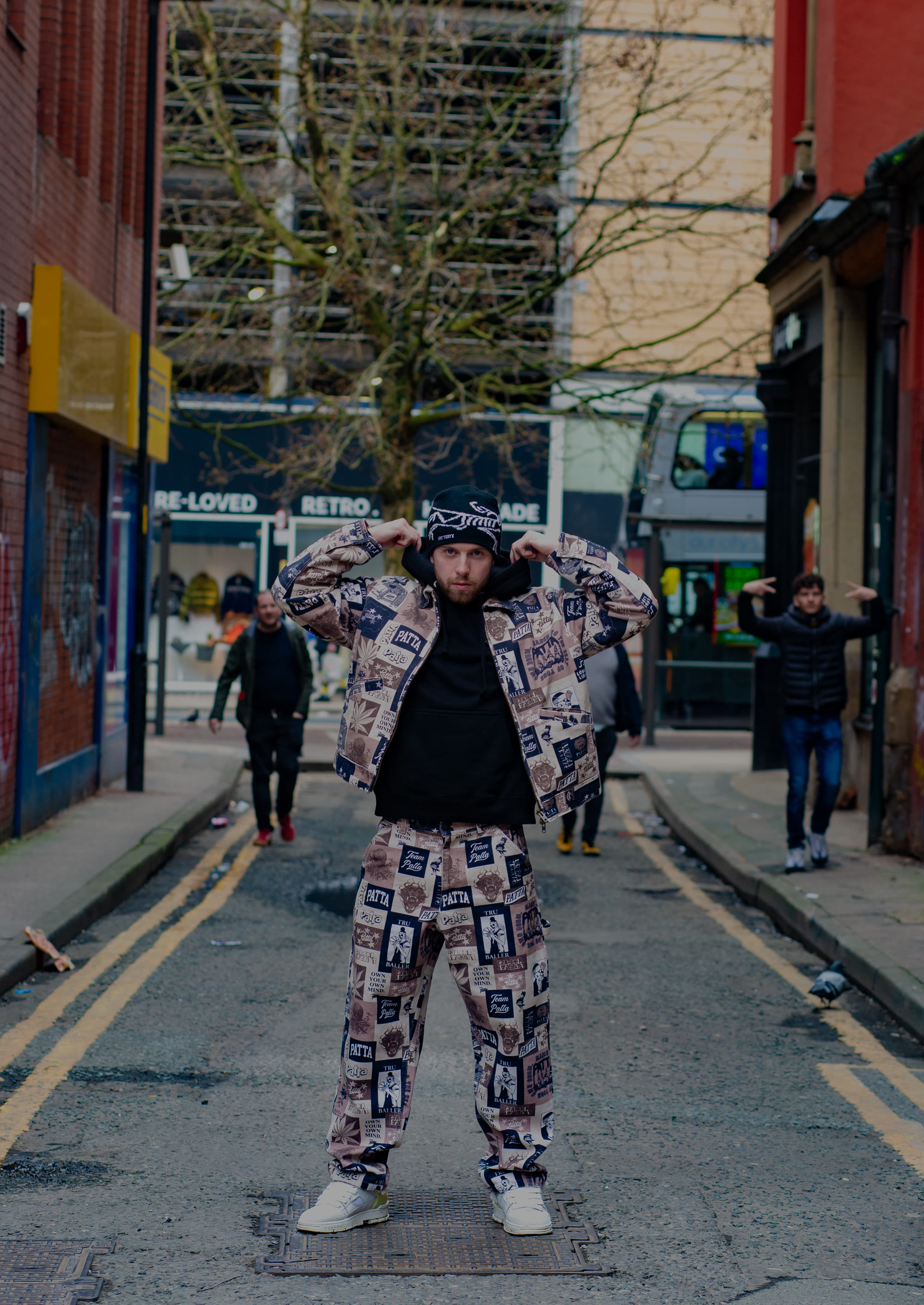 Street — NQ wide stance
